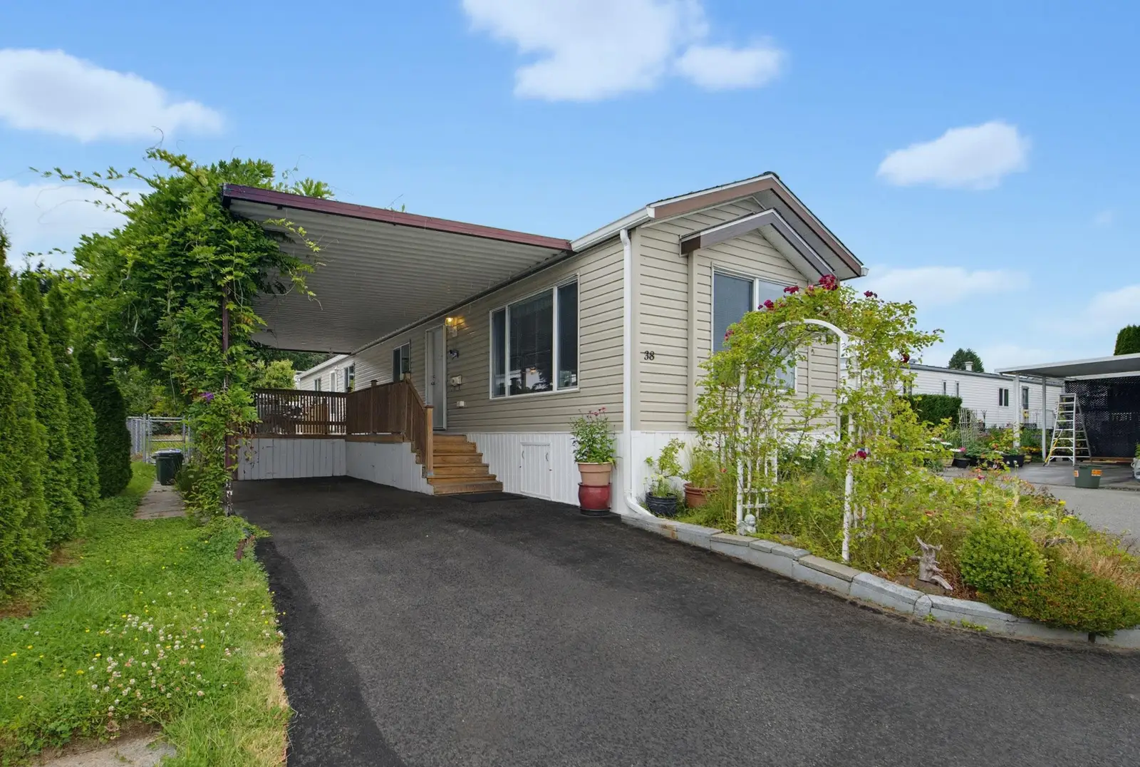 38 15875 20 AVENUE, Surrey BC V4A 2B1