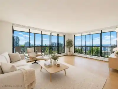 1104 114 W KEITH ROAD, North Vancouver BC V7M 3C9