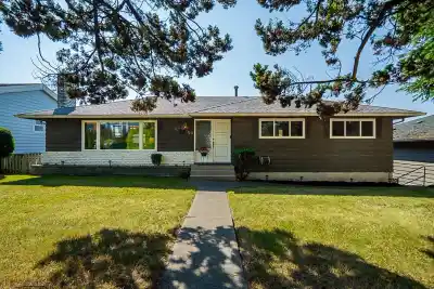 50 E 10TH AVENUE, New Westminster BC V3L 4R5