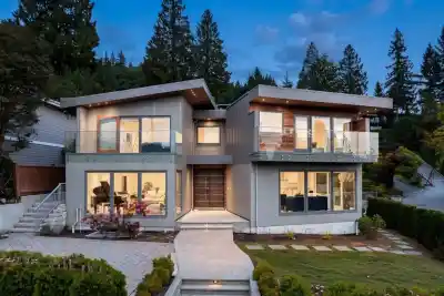 4716 SKYLINE DRIVE, North Vancouver BC V7R 3H8