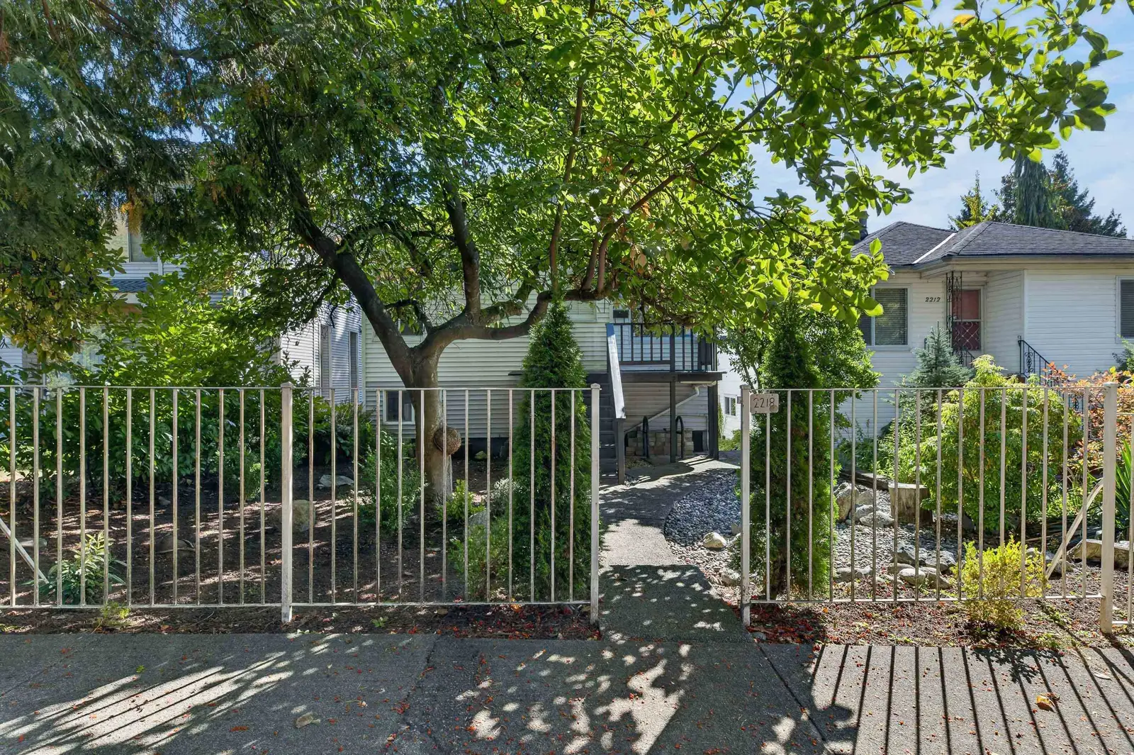 2218 E 11TH AVENUE, Vancouver BC V5N 1Z6
