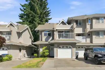 25 8289 121A STREET, Surrey BC V3W 1G6