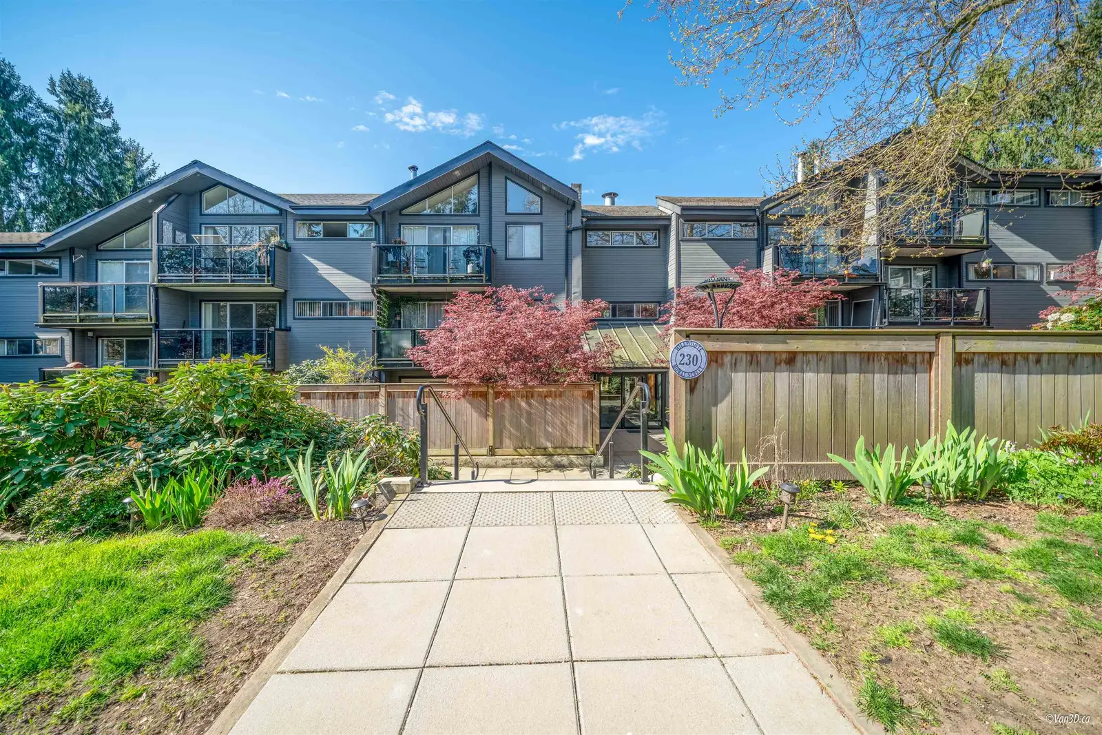 210 230 MOWAT STREET, New Westminster BC V3M 4B2