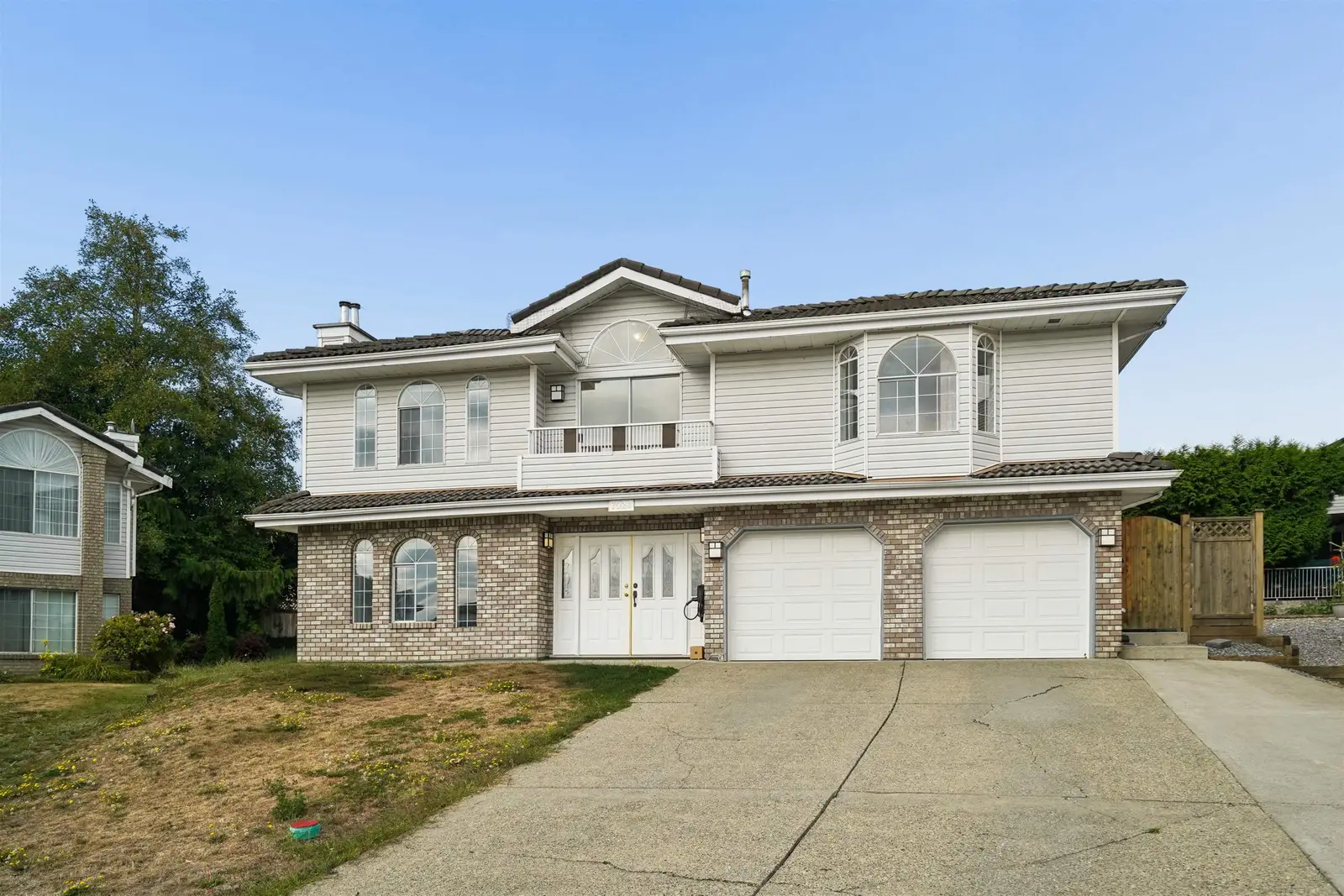 7021 143A STREET, Surrey BC V3W 0X5