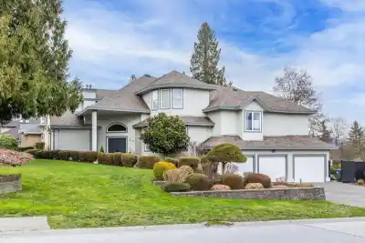 9012 162A STREET, Surrey BC V4N 3L6