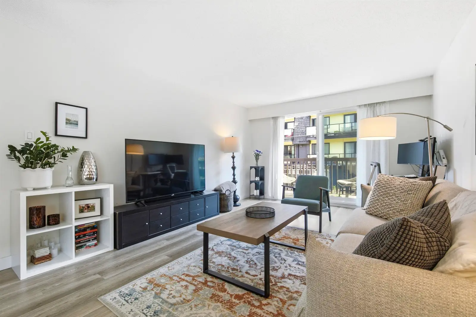 203 270 W 3RD STREET, North Vancouver BC V7M 1G1