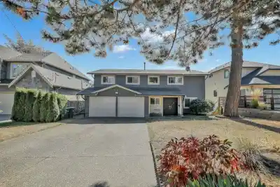 13242 14A AVENUE, Surrey BC V4A 1J3