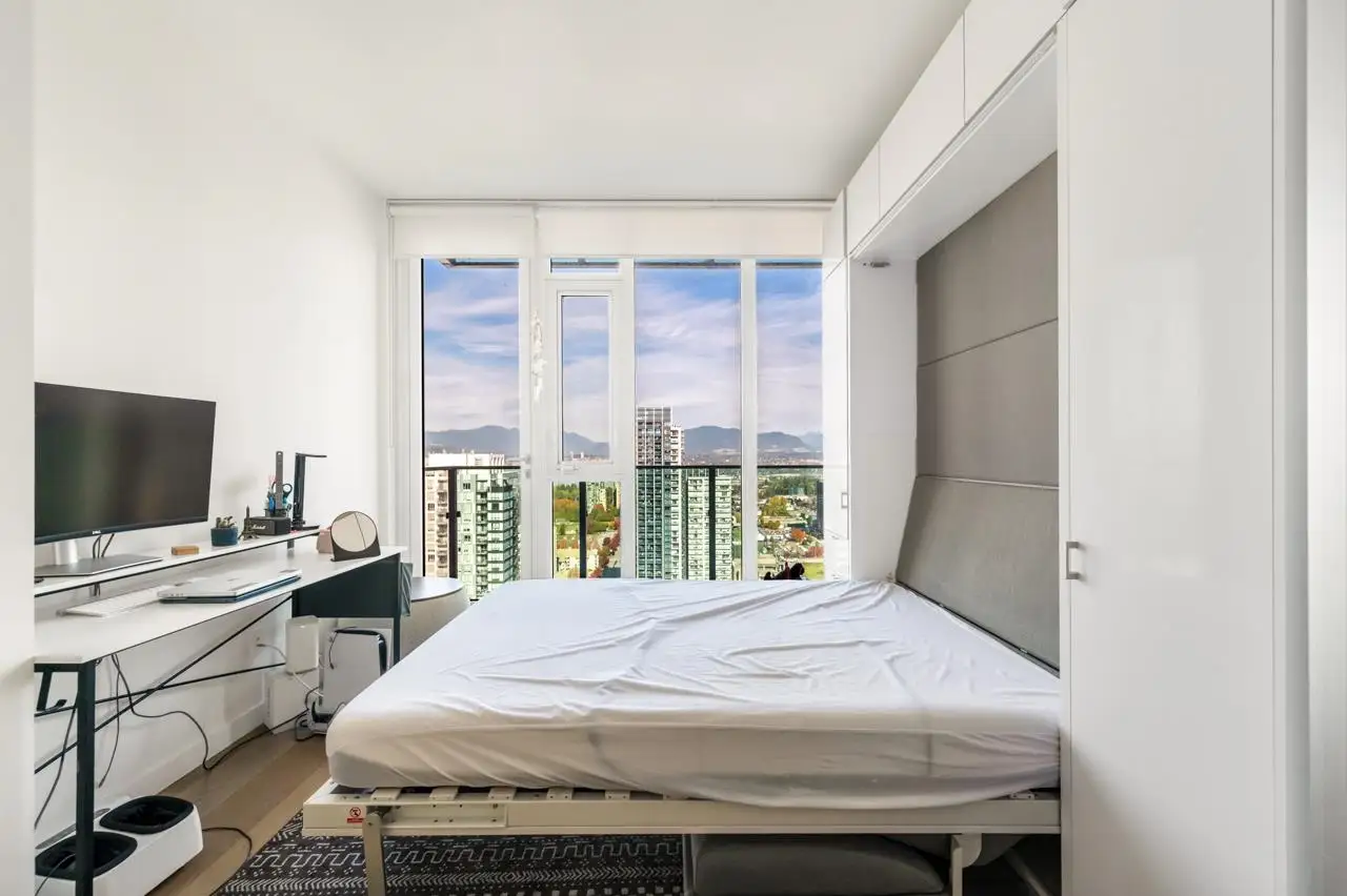 3306 13438 CENTRAL AVENUE, Surrey BC V3T 0N2