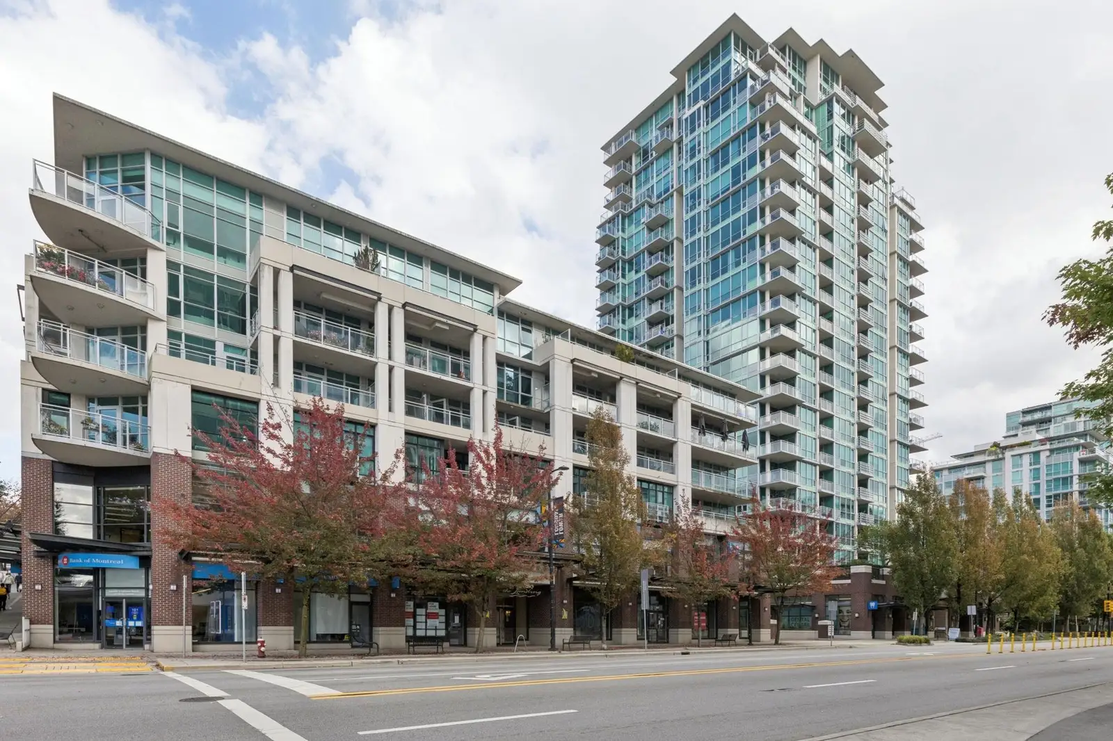 PH 601 100 E ESPLANADE, North Vancouver BC V7L 4V1