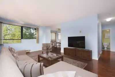 702 1026 QUEENS AVENUE, New Westminster BC V3M 6B2