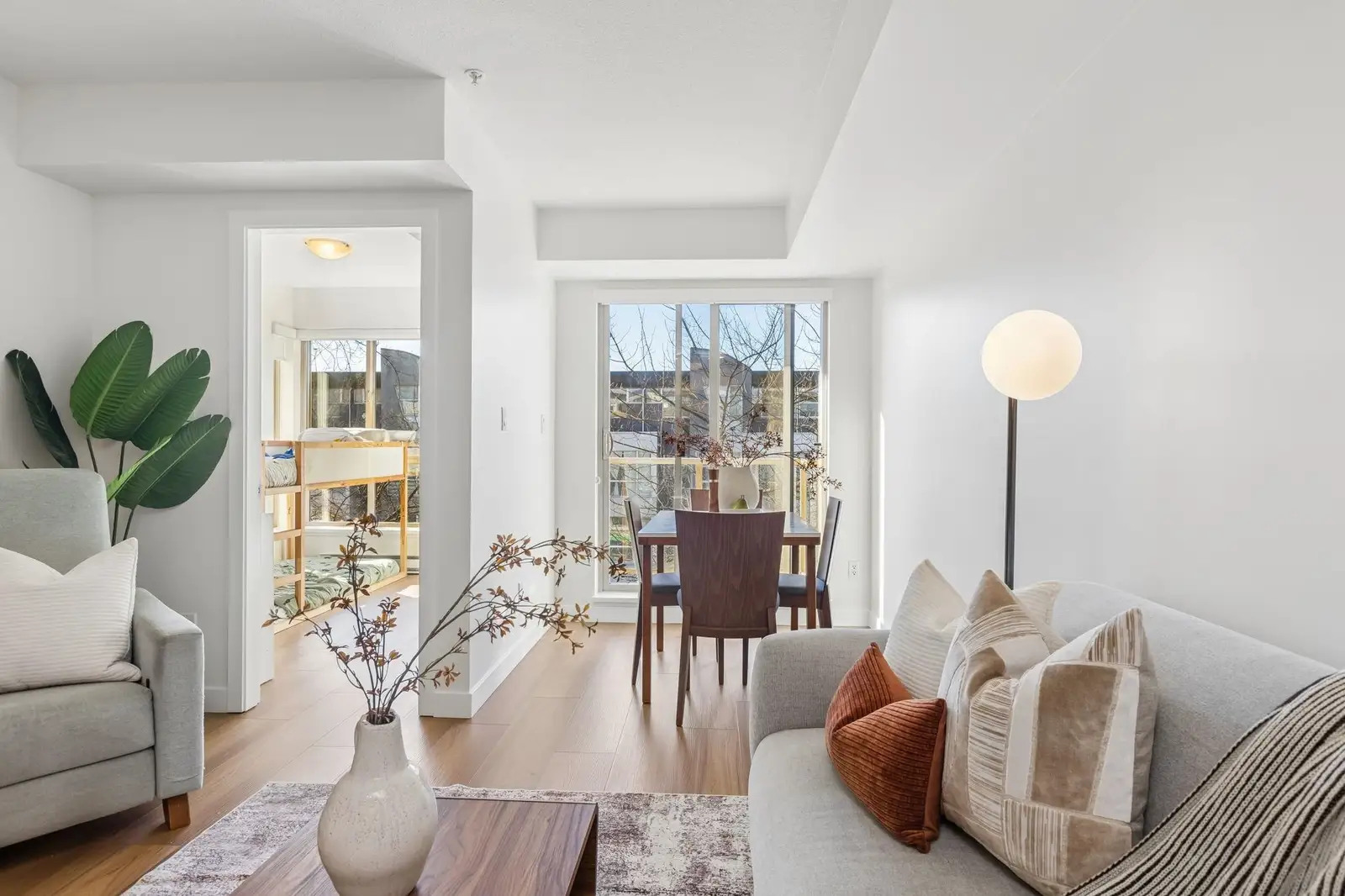 311 702 E KING EDWARD AVENUE, Vancouver BC V5V 0A9