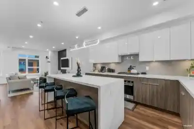 33 5858 132 STREET, Surrey BC V3X 1N1