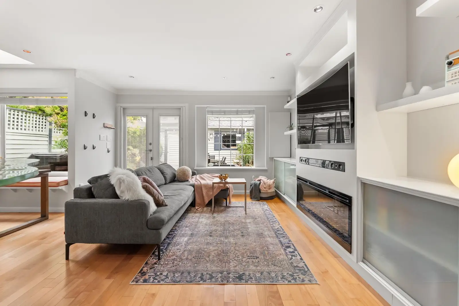 2146 W 14TH AVENUE, Vancouver BC V6K 2V7