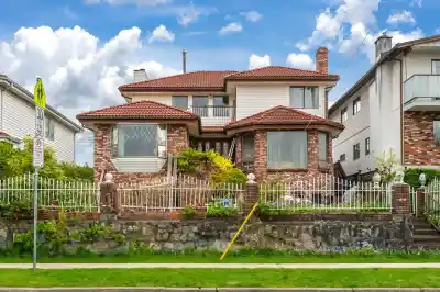4338 ONTARIO STREET, Vancouver BC V5V 3G9