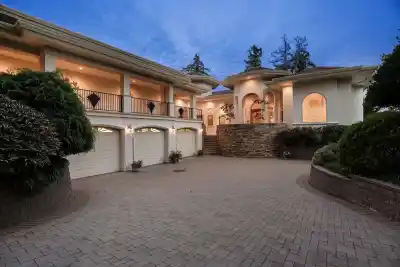 13464 13A AVENUE, Surrey BC V4A 1C4