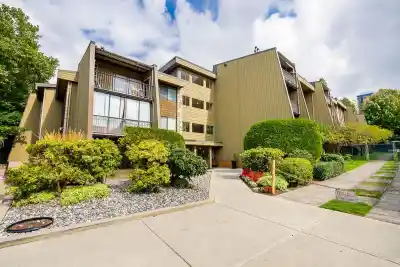 211 9101 HORNE STREET, Burnaby BC V3N 4M3
