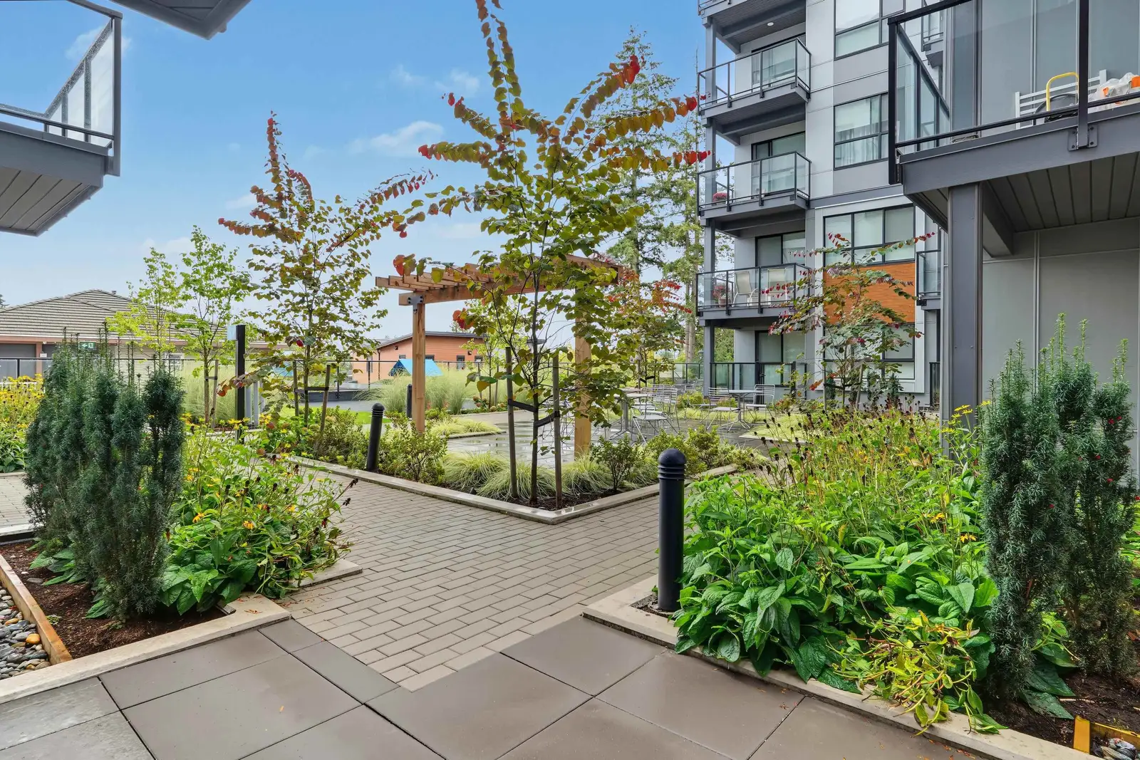 602 13458 95 AVENUE, Surrey BC V3V 0H1