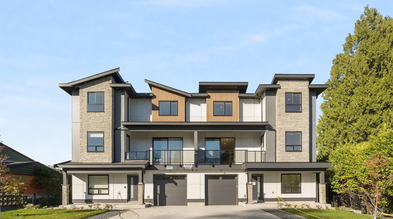 102 14753 111A AVENUE, Surrey BC V3R 2E2