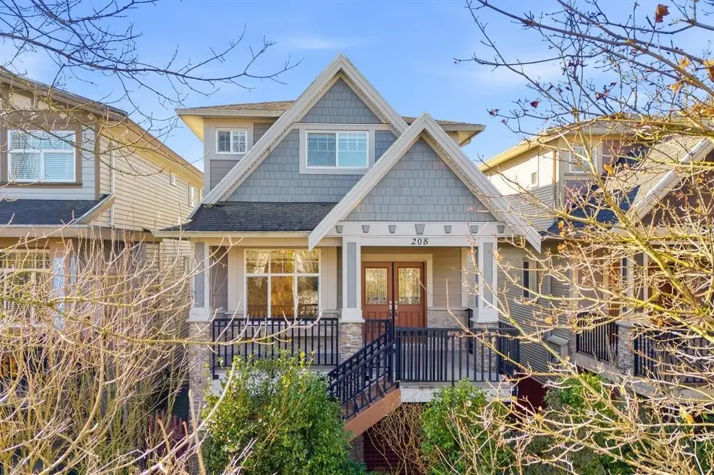 208 HUME STREET, New Westminster BC V3M 5N5