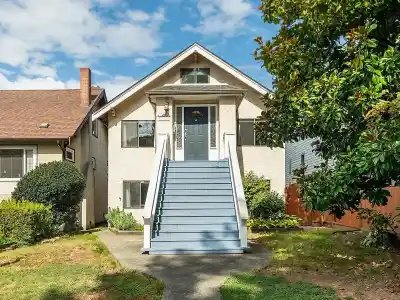 295 W 17TH AVENUE, Vancouver BC V5Y 1Z9