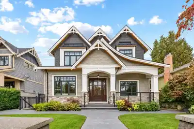 1919 DUBLIN STREET, New Westminster BC V3M 3A4