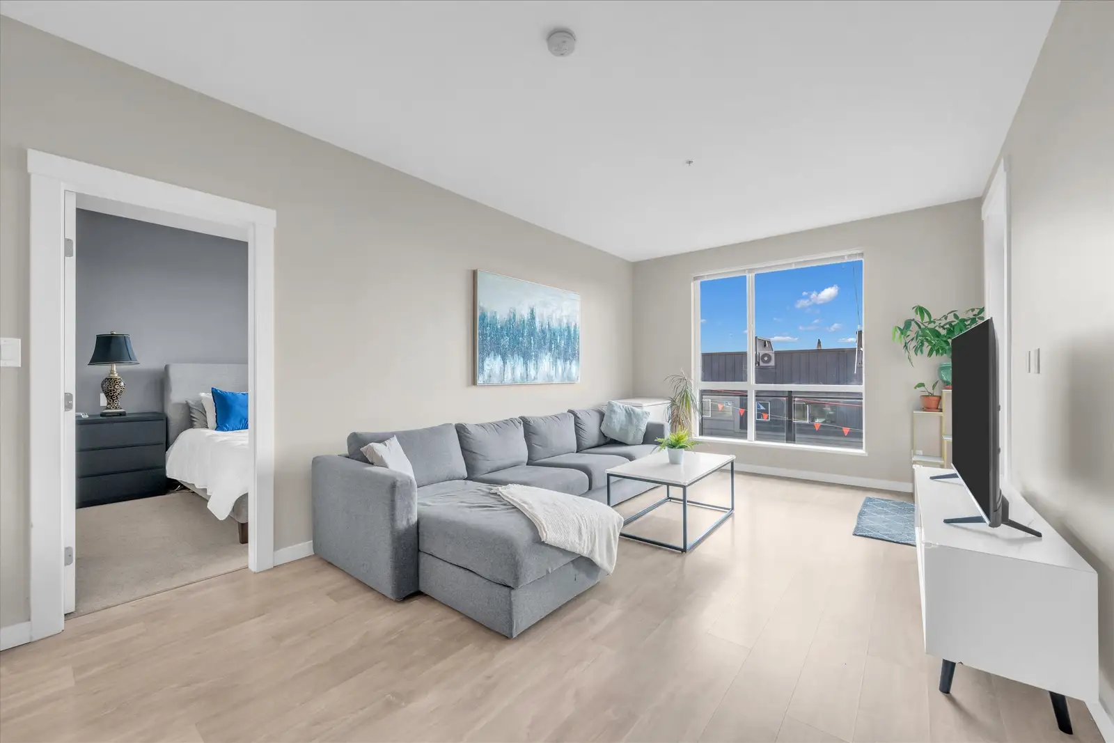 303 625 E 3RD STREET, North Vancouver BC V7L 0G3
