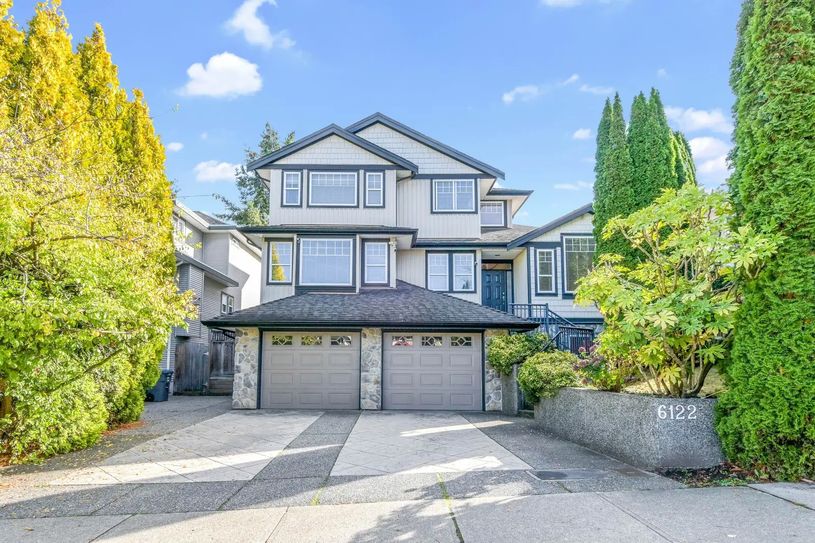6122 164 STREET, Surrey BC V3S 3V8