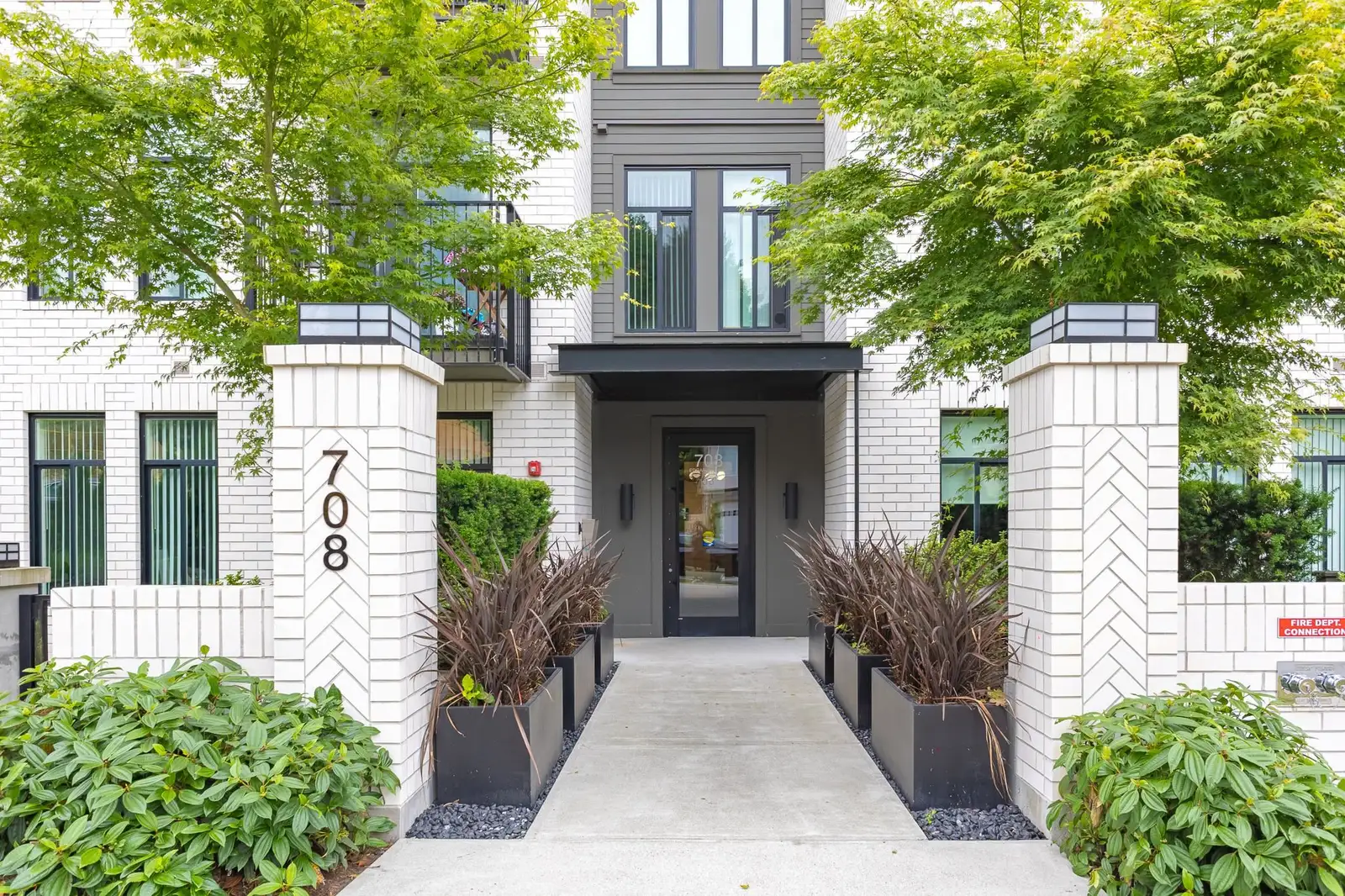 209 708 EDGAR AVENUE, Coquitlam BC V3K 0H3
