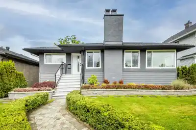 8647 10TH AVENUE, Burnaby BC V3N 2S9