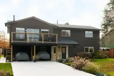 20898 125 AVENUE, Maple Ridge BC V4R 2M7