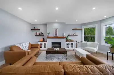 9482 153 STREET, Surrey BC V3R 9C7