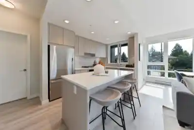 214 615 COTTONWOOD AVENUE, Coquitlam BC V3J 2S5
