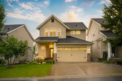 10499 MCEACHERN STREET, Maple Ridge BC V2W 0H8