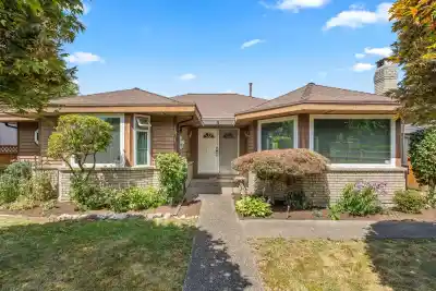 16715 104 AVENUE, Surrey BC V4N 1Z5