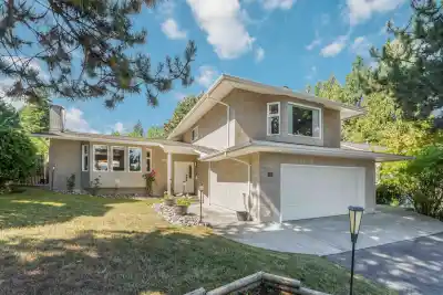 1167 VICTORY DRIVE, Port Moody BC V3H 1K3