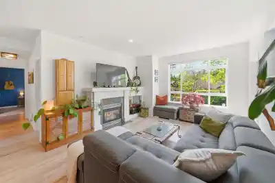 23 15 FOREST PARK WAY, Port Moody BC V3H 5G7