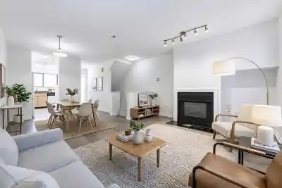 202 3683 WELLINGTON AVENUE, Vancouver BC V5R 4Z5