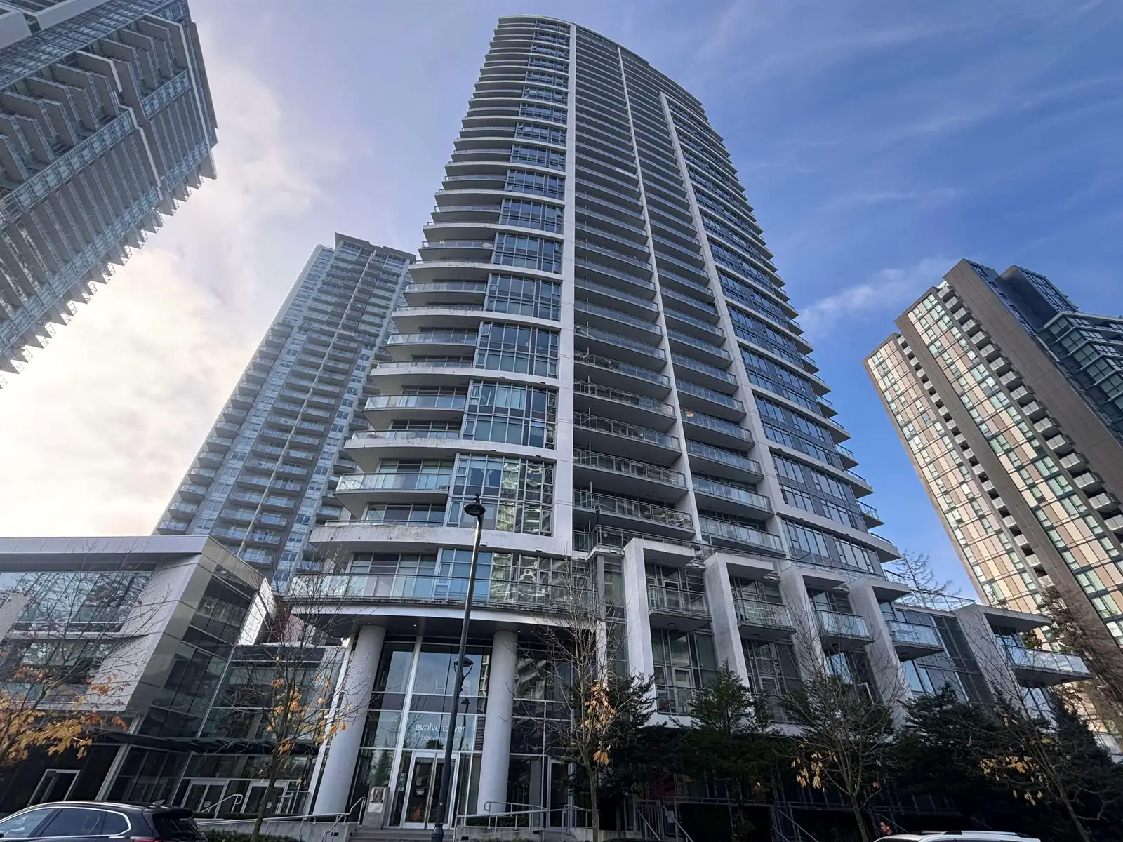 2002 13308 CENTRAL AVENUE, Surrey BC V3T 0M4