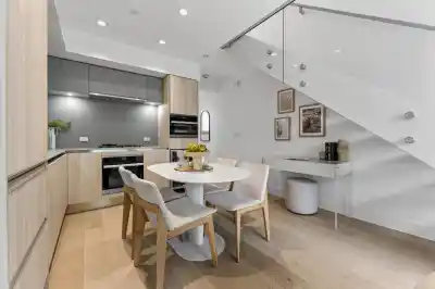 150 W WOODSTOCK AVENUE, Vancouver BC V5Y 0N1