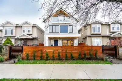 1 150 E 51ST AVENUE, Vancouver BC V5X 1C3