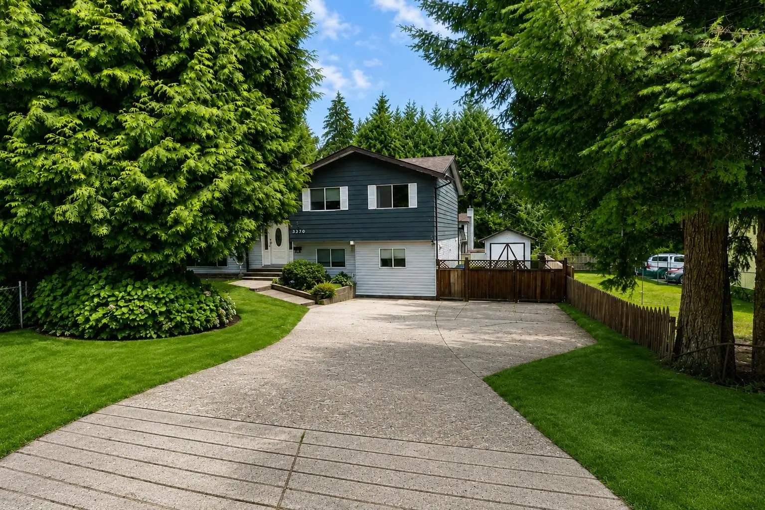 3370 VIEWMOUNT DRIVE, Port Moody BC V3H 2M1