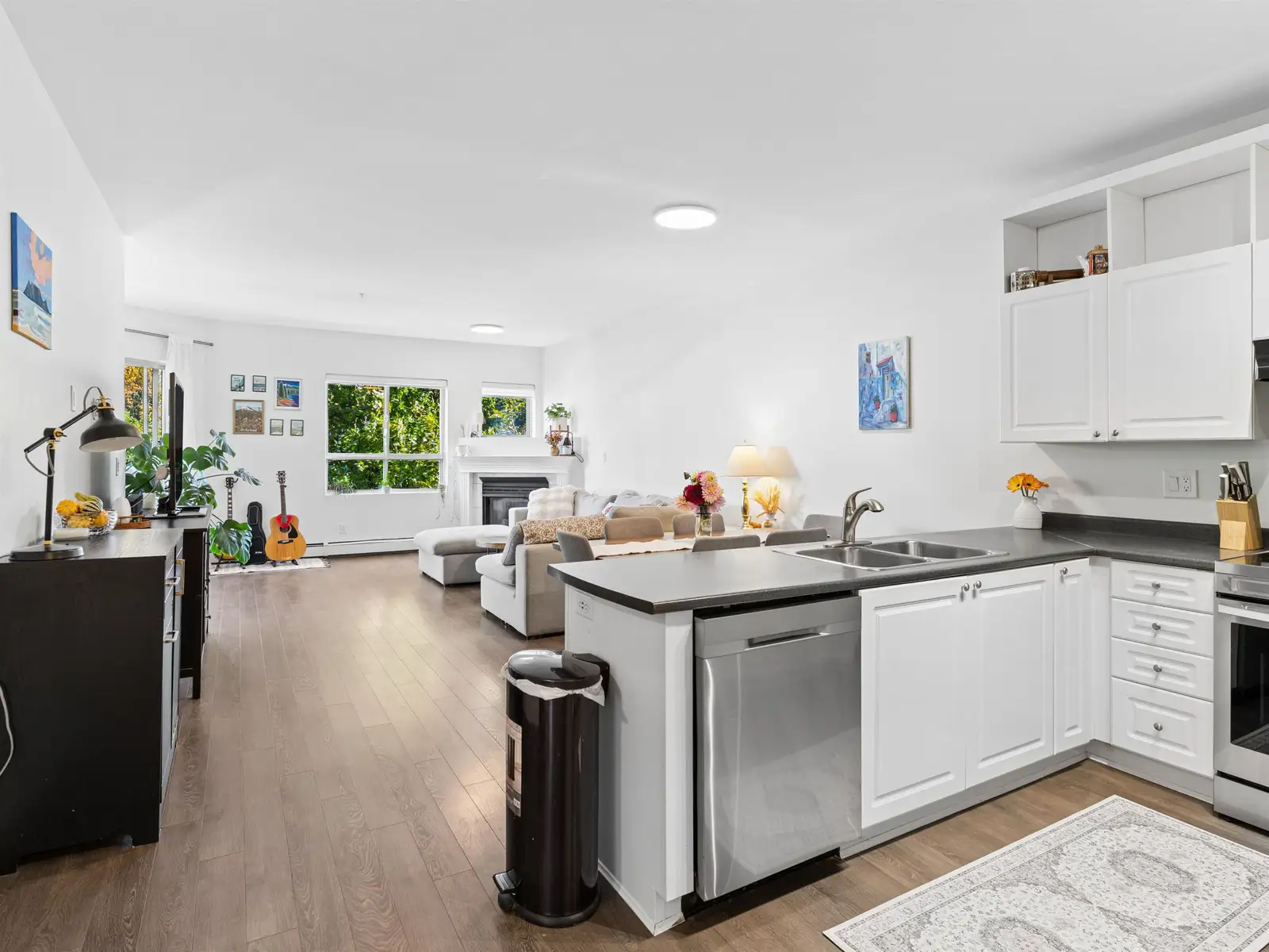 206 2109 ROWLAND STREET, Port Coquitlam BC V3C 6J4