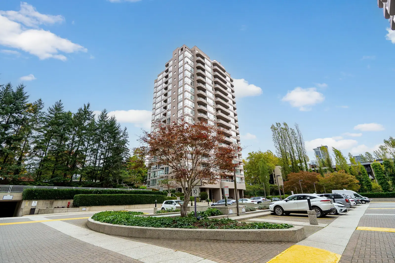 1802 9633 MANCHESTER DRIVE, Burnaby BC V3N 4Y9