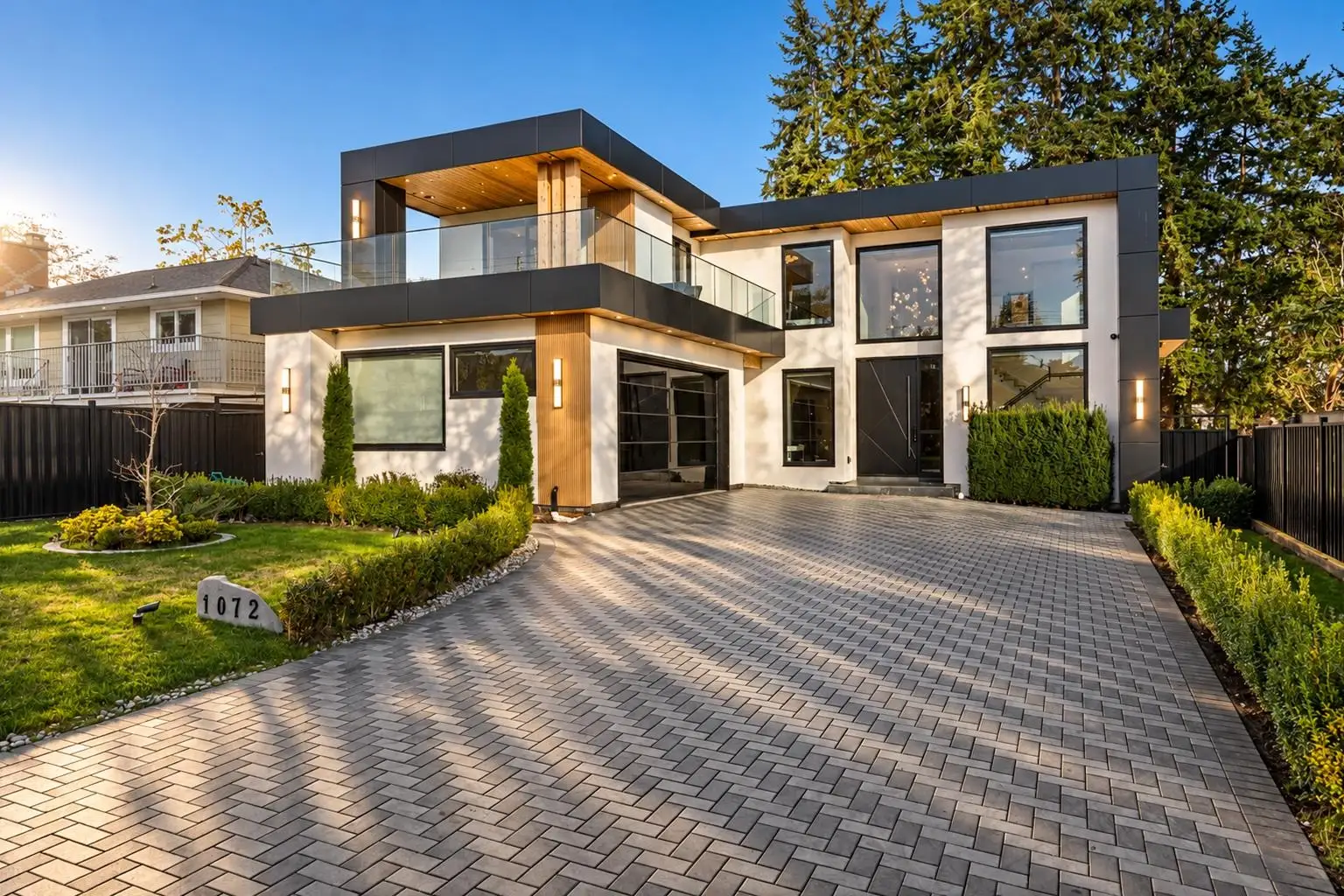 1072 HABGOOD STREET, White Rock BC V4B 4W8