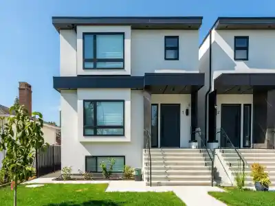 1 8633 12TH AVENUE, Burnaby BC V3N 2M1