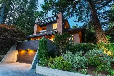 4651 MARINE DRIVE, West Vancouver BC V7W 2P1