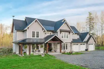 22801 8 AVENUE, Langley BC V2Z 2W3