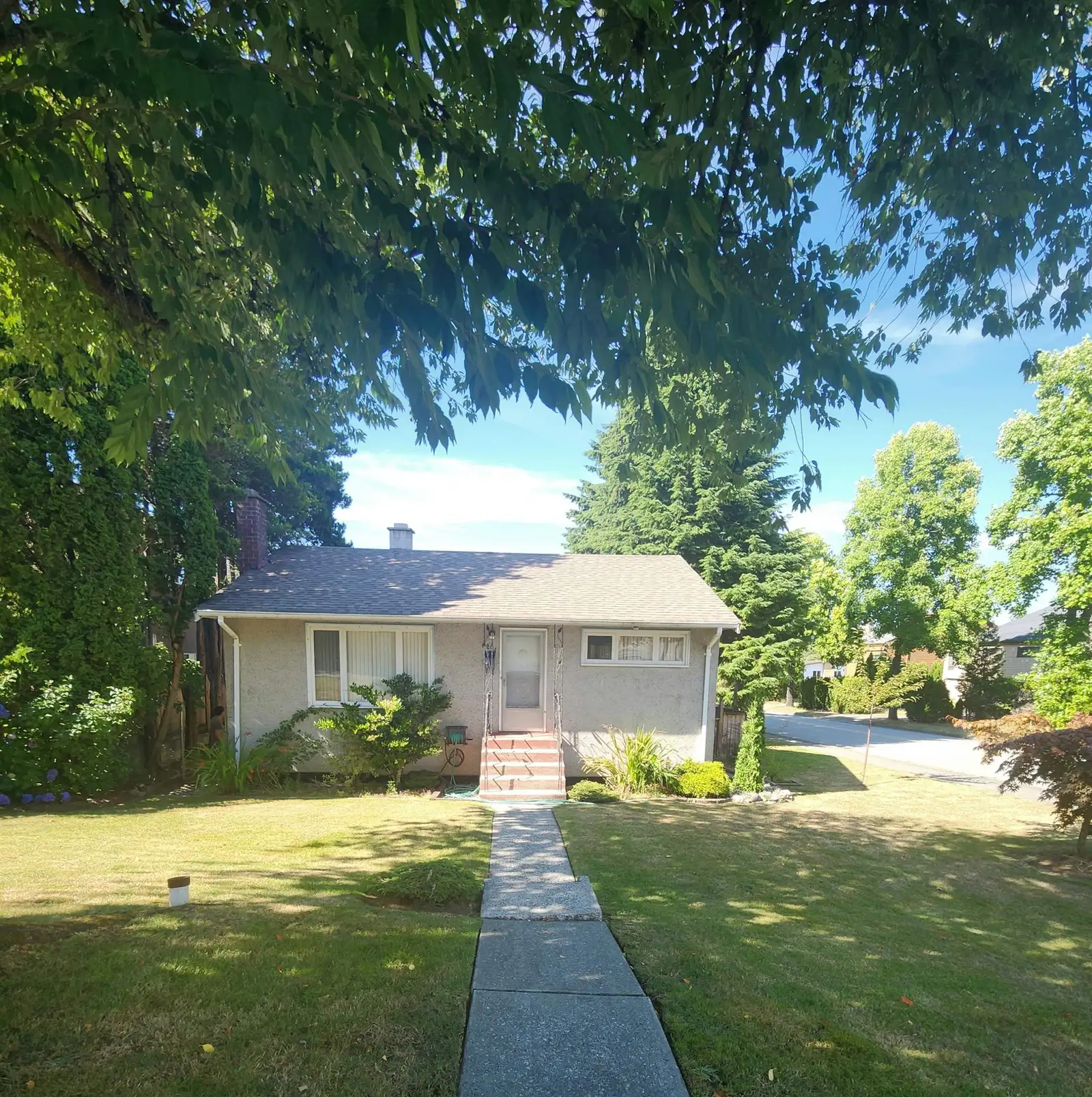 6291 DICKENS STREET, Burnaby BC V5H 1W6