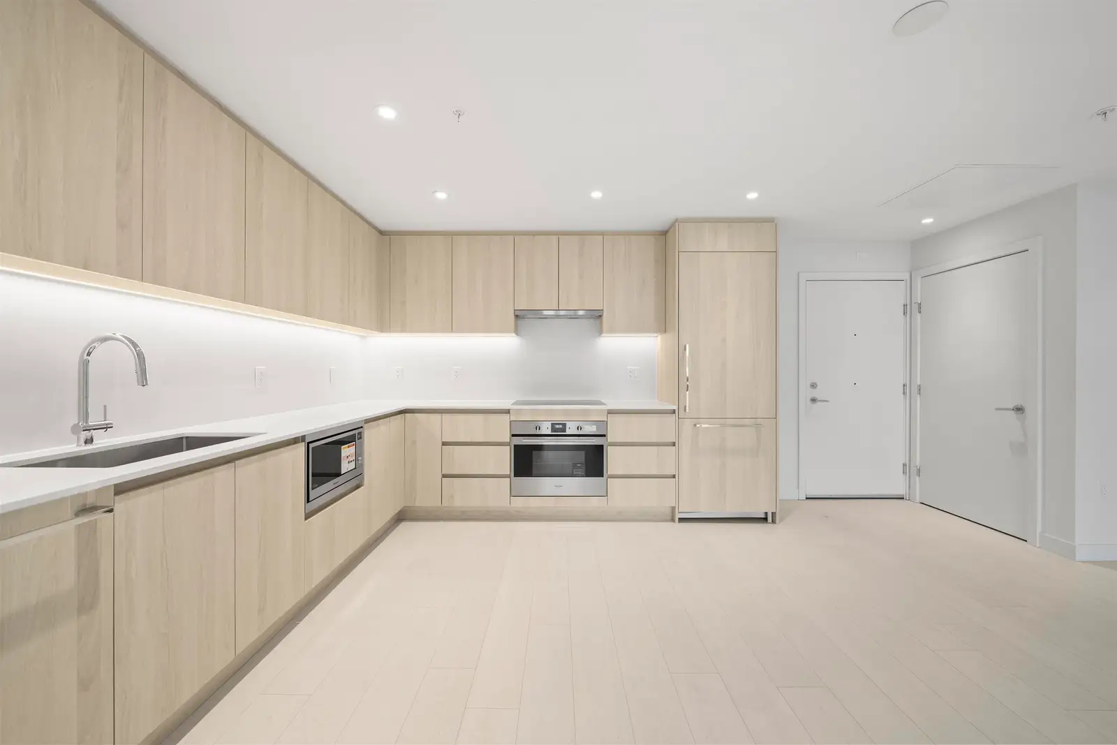 111 4928 QUEBEC STREET, Vancouver BC V5W 0G6