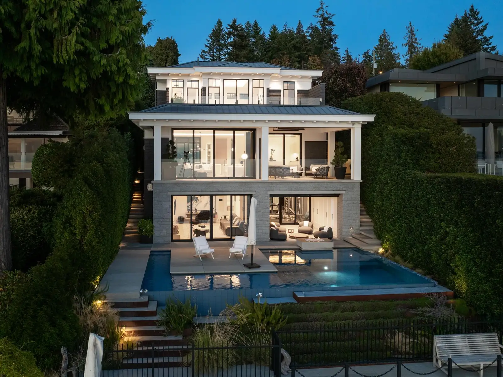 3156 TRAVERS AVENUE, West Vancouver BC V7V 1G3